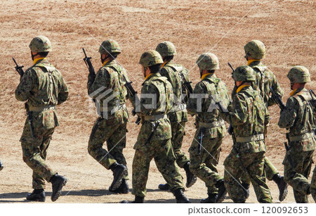 陸上自衛隊隊員撤離 陸上自衛隊隊員撤離 120092653