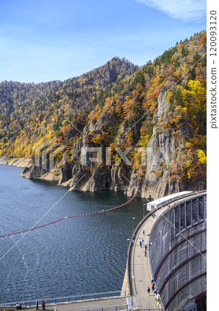 Autumn leaves at Hoheikyo Dam, Jozankei, Hokkaido (view from the observation deck) 120093120