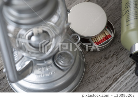 Oil lantern camping material close-up image 120093202