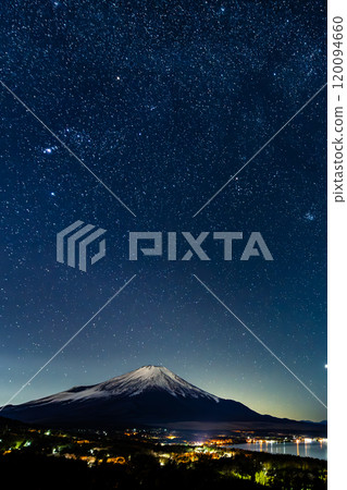 Starry sky at Lake Yamanaka Panorama Observatory, Yamanashi 120094660