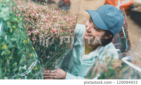 Shipping work at a flower farm Shipping work at a flower farm 120094933