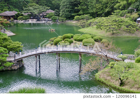 Ritsurin Garden, a nationally designated special place of scenic beauty (Takamatsu City, Kagawa Prefecture) Ritsurin Garden, a nationally designated special place of scenic beauty (Takamatsu City, Kagawa Prefecture) 120096141