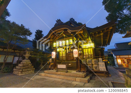 Kyoto at night: Yasui Konpira Shrine main hall Kyoto at night: Yasui Konpira Shrine main hall 120098845