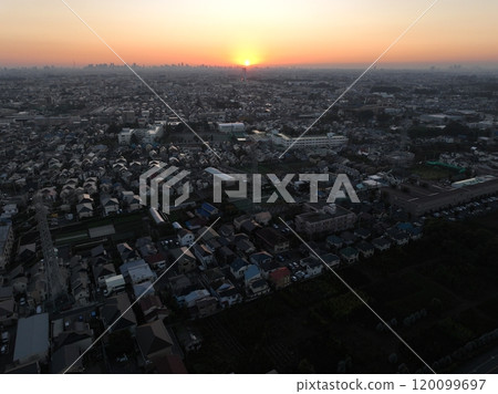 [從東京武藏野鳥瞰圖] 東京市上空的日出 120099697