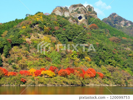 秋天的浪石山（豐後高田市） 120099753