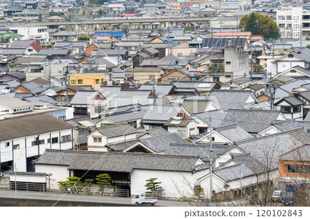 [Important Preservation District for Groups of Traditional Buildings] Yakage-juku, a post town in spring seen from Arashiyama Park 5, Yakage-cho, Oda-gun, Okayama Prefecture 120102843