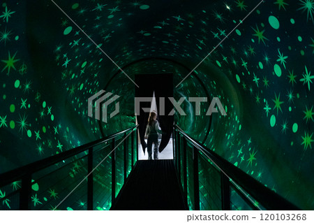 Optical illusion tunnel with a rotating cylinder. Attraction for vestibular apparatus training Optical illusion tunnel with a rotating cylinder. Attraction for vestibular apparatus training 120103268