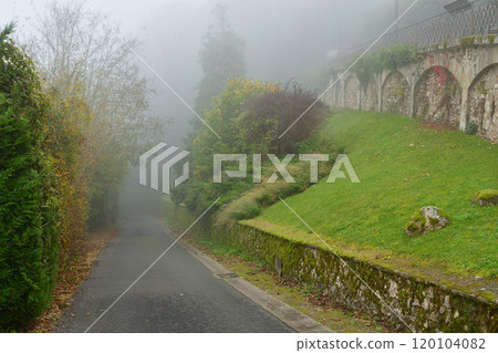 Sancerre, France. The town of Sancerre is shrouded in a veil of fog on November 1, 2024. 120104082