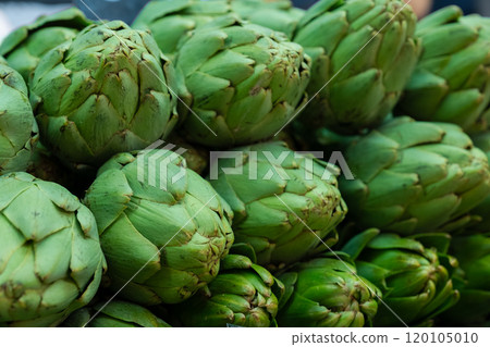 artichokes are on the counter at the market 120105010