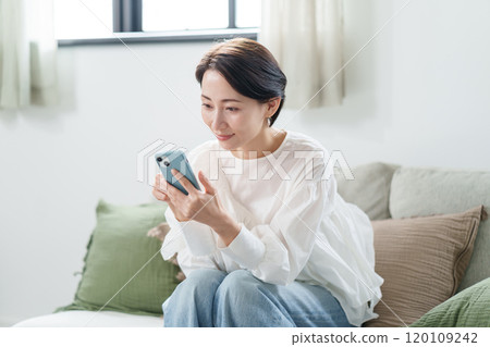 Female smartphone 120109242