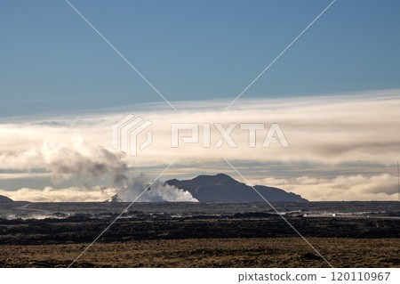 Volcanic field and mountains, Grindavik, Iceland 120110967