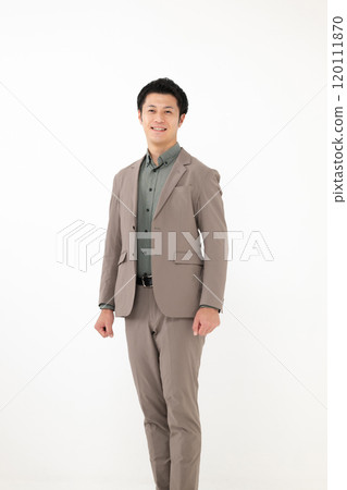 穿夾克的年輕人 120111870