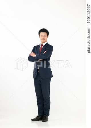 Businessman with arms folded 120112067