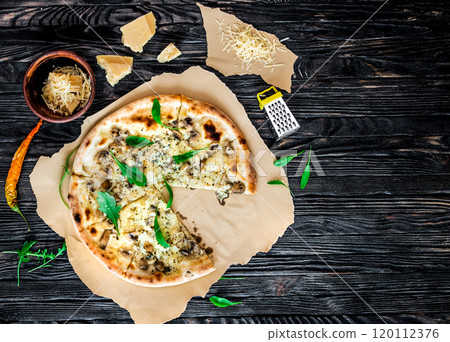 Delicious cheese pizza 120112376