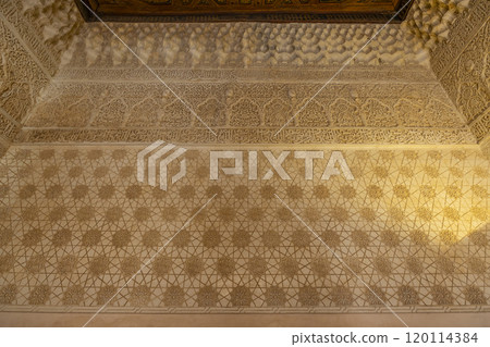 Arabic interiors of Nasrid Palace, Alhambra palace comple, Generalife and Albayzin, UNESCO site, Granada, Andalusia, Spain 120114384