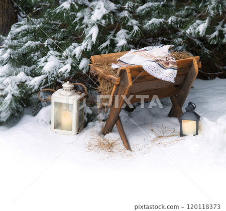 Manger with straw. Christmas background Manger with straw. Christmas background 120118373