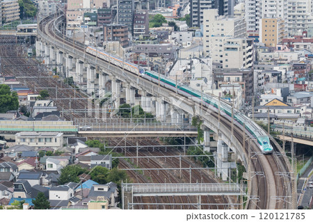 [Tohoku Shinkansen] Shinkansen heading to Tokyo Station 120121785