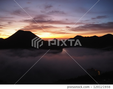 Dawn on Mount Haruna in late autumn 4 120121938