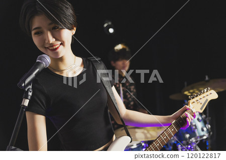 Band Live 120122817