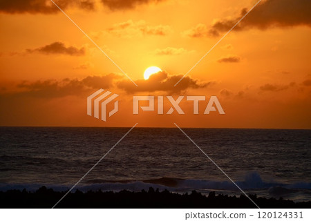 Sunset over the sea Sunset over the sea 120124331