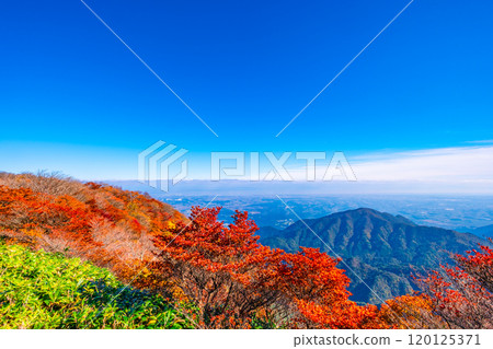 Autumn foliage and views from Mount Gozaisho's mountain park Autumn foliage and views from Mount Gozaisho's mountain park 120125371