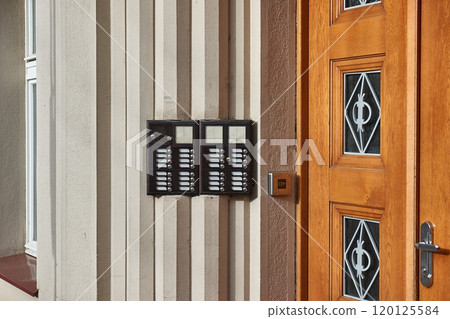 Intercom on a block of flats entrance door 120125584
