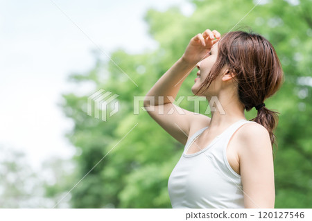 Women wearing yoga wear and sportswear (UV care, serotonin, beautiful skin, whitening) Women wearing yoga wear and sportswear (UV care, serotonin, beautiful skin, whitening) 120127546