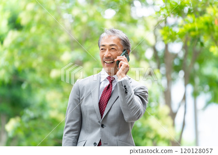 Business Senior Male Smartphone Business Senior Male Smartphone 120128057