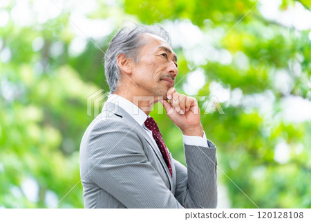 商務老人思考 120128108