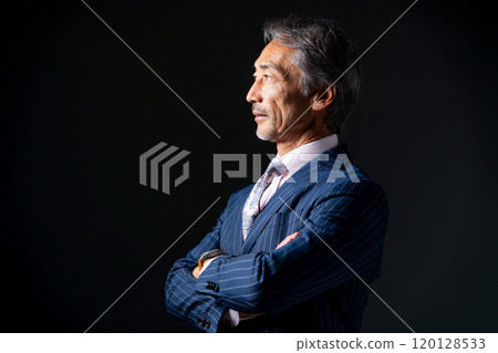 商務高級男士冷靜思考 120128533