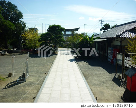 西公園古雲神社的參道與鳥居 120129710