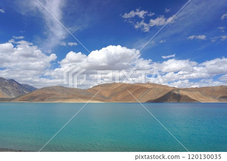 Pangong Tso (Ladakh/India) Pangong Tso (Ladakh/India) 120130035