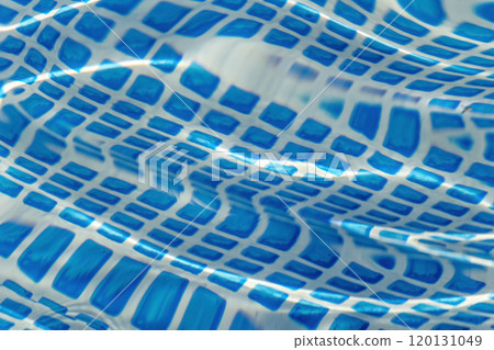 Blue inflatable pool 120131049