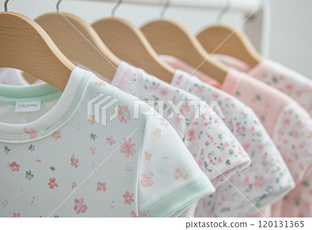 Baby clothes closet 120131365