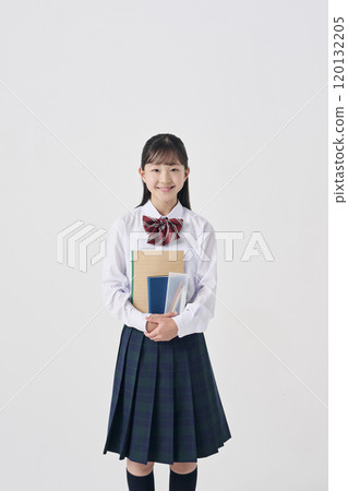 白色背景，日本國中女孩，附學習工具 120132205