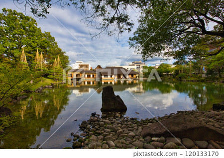 Snow hanging scenery in Yokokan Garden 120133170