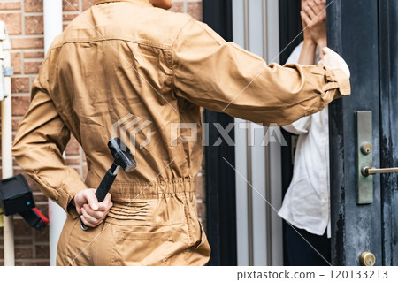 Man breaking into house 120133213