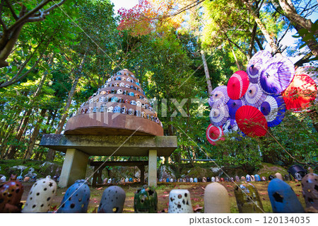 色彩繽紛的陶瓷蠟燭 - 越前陶瓷村的秋天 120134035