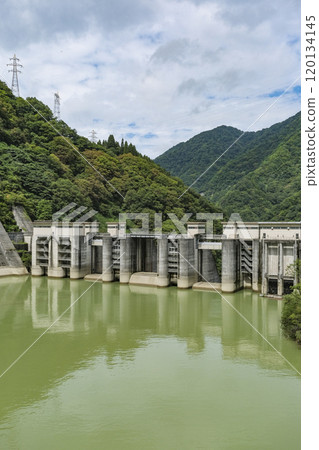 Unazuki Dam is the only multipurpose dam in the Kurobe River system. 120134145
