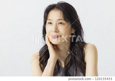 中年女性美麗形象 120135453