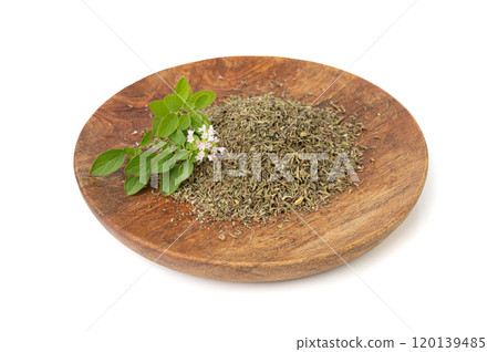 Dry thyme isolated, dried marjoram, oregano pile, ground crushed thyme seasoning, thyme leaves 120139485
