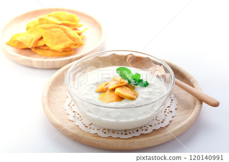 Mango yogurt 120140991