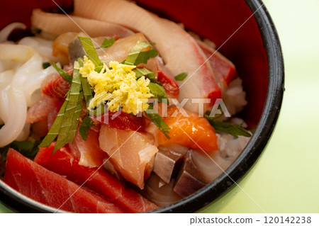 自己在家做的海鮮蓋飯 120142238
