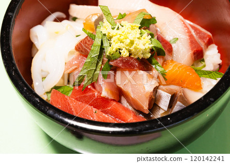 自己在家做的海鮮蓋飯 120142241