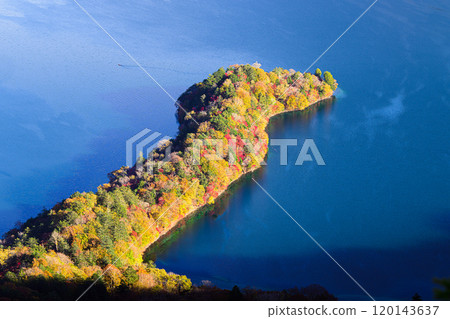 中禪寺湖的紅葉、奧日光的風景 中禪寺湖的紅葉、奧日光的風景 120143637