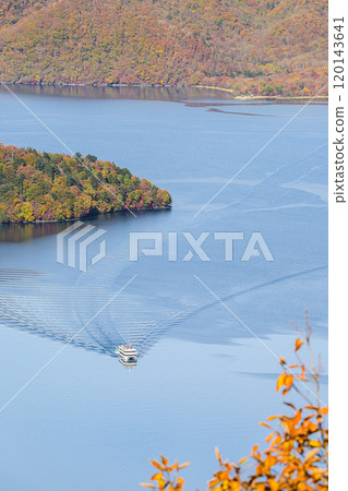 中禪寺湖的紅葉、奧日光的風景 120143641