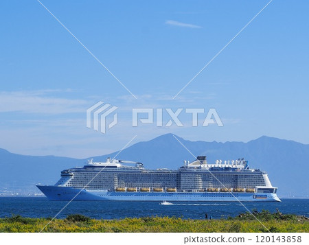 Shizuoka Prefecture Cruise Ship Quantum of the Seas October 120143858