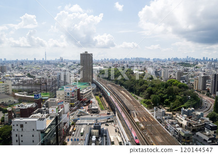 [Tohoku Shinkansen] Shinkansen heading towards Tokyo Station 120144547