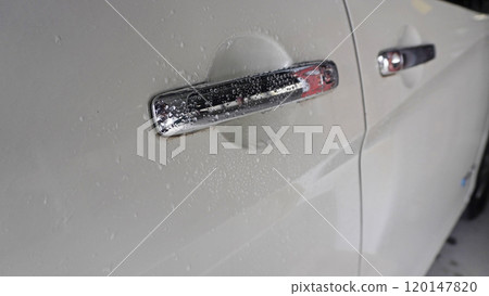 Car image photo (rain-soaked car body) Car image photo (rain-soaked car body) 120147820