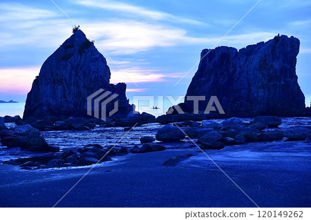 橋魁岩與獨木舟~和歌山~ 橋魁岩與獨木舟~和歌山~ 120149262